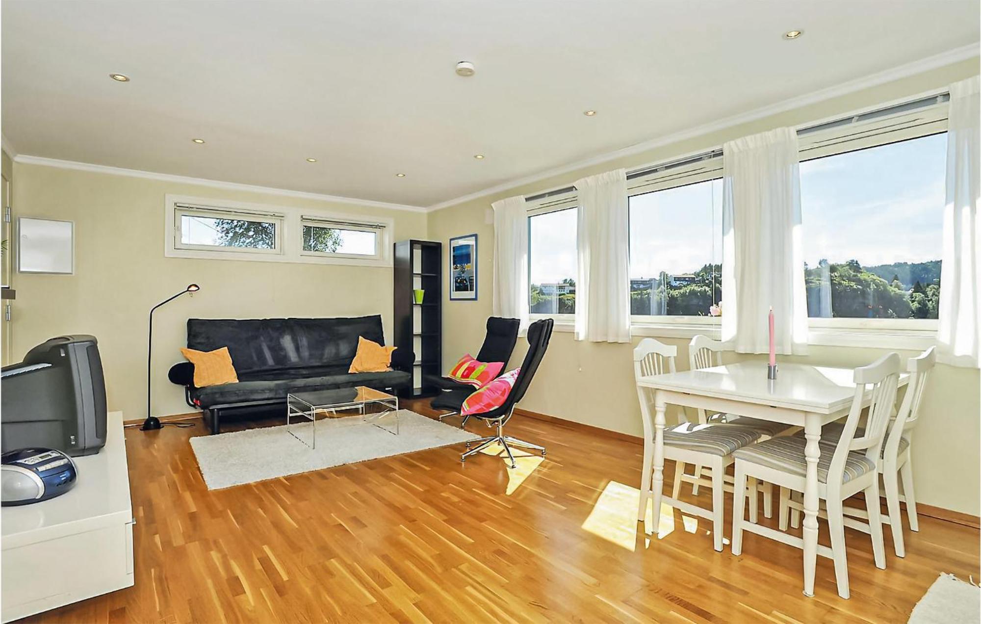Cozy Apartment In Straumsgrend With Kitchen Bergen Exterior photo
